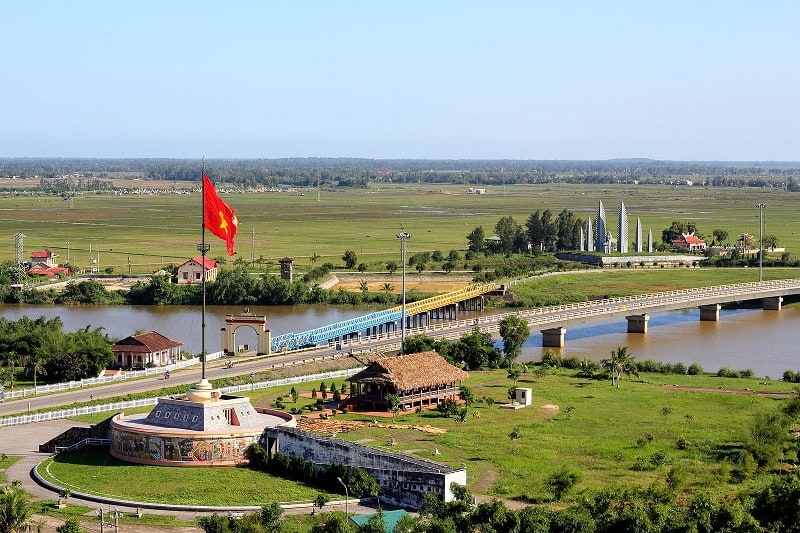 Hien Luong Bridge and Ben Hai River